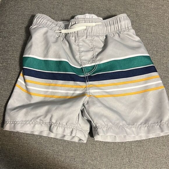Toddler boy size 18-24 beach swim lot - Picture 5 of 7